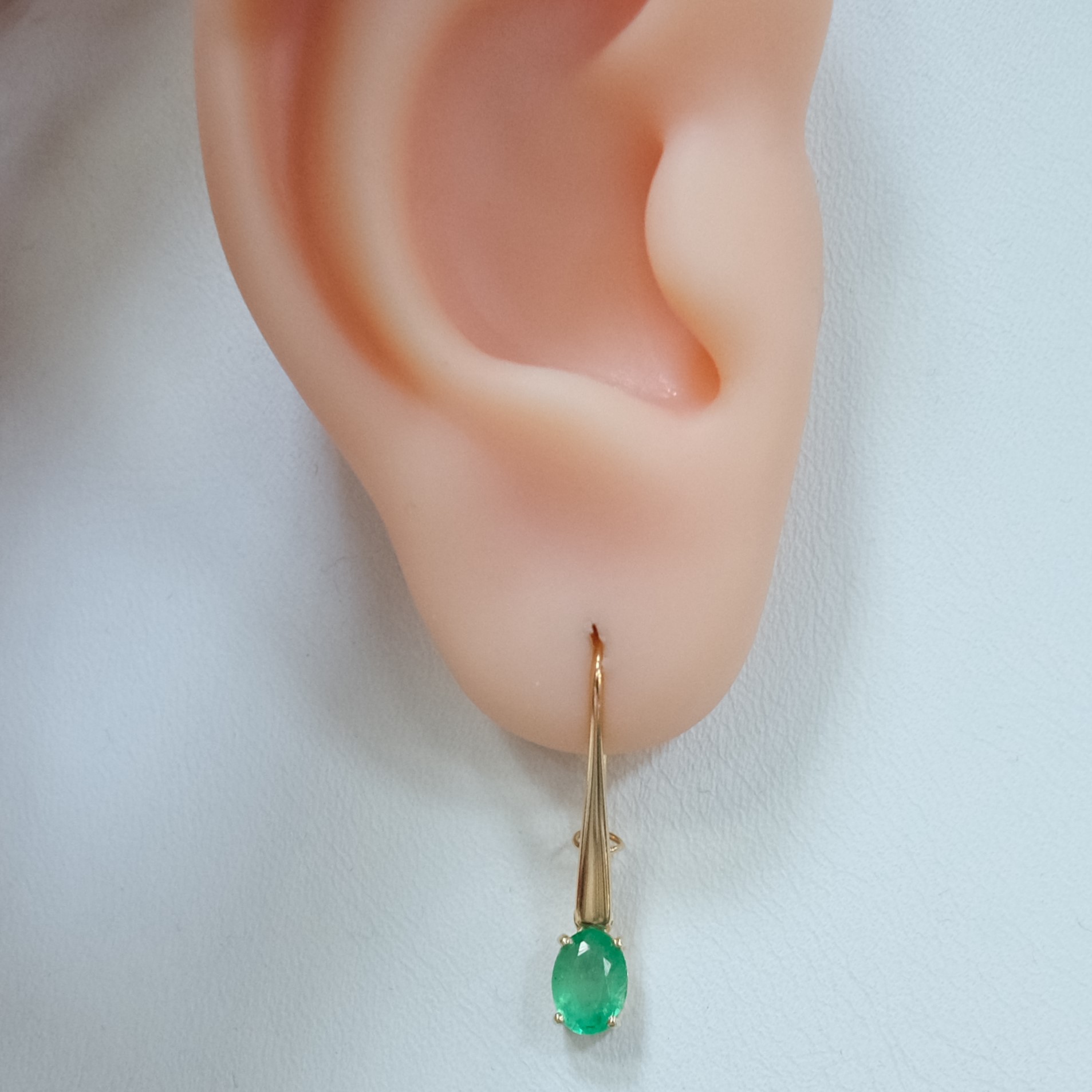 Серебряные серьги с изумрудами